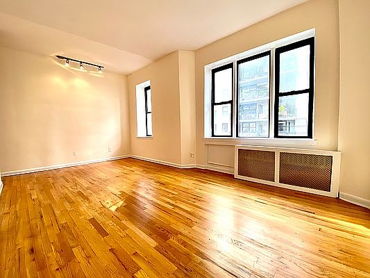 1st image of 410 E 89th St APT 5a