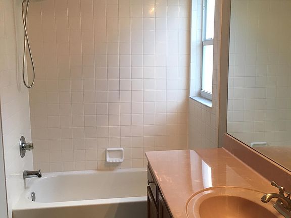 5th image of 4733 Bloom Dr