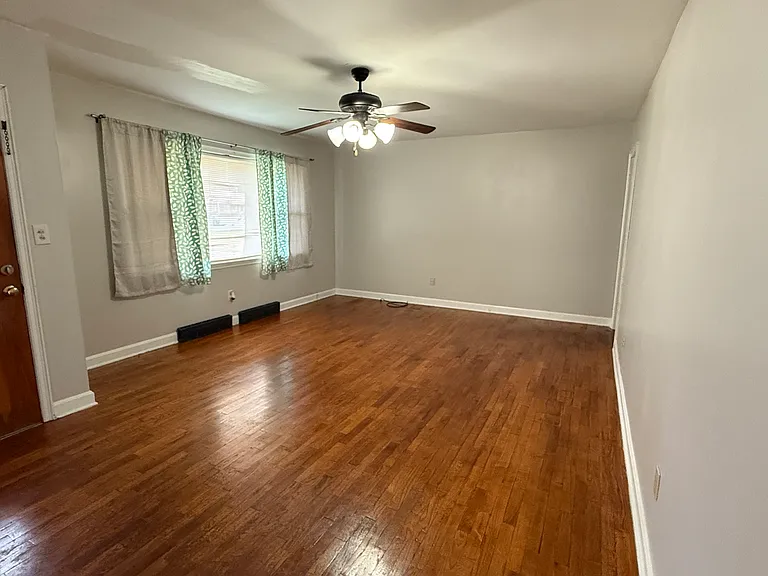 12 Georgia Ave — Photo 4