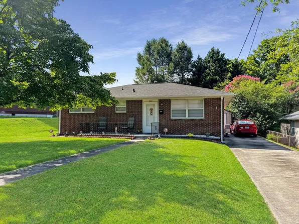 227 Meadowbrook Dr, Danville, VA 24540