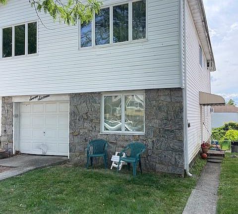 3rd image of 716 Harris Ave