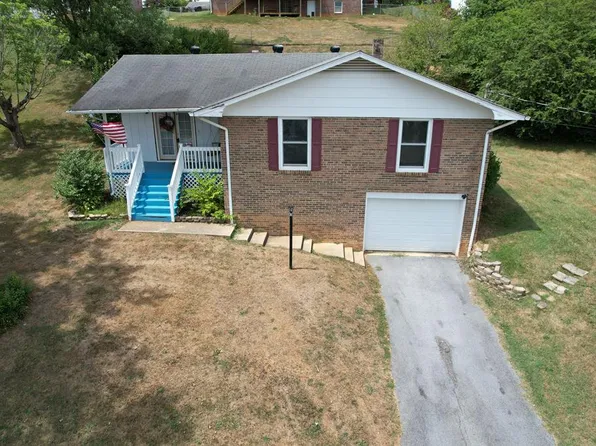 843 Midnight Dr, Chilhowie, VA 24319