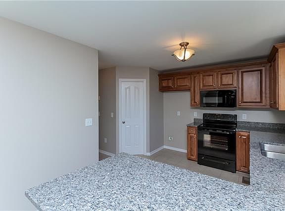 4th image of 111 Winter Wood Dr N