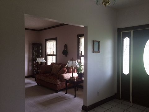 5th image of 528 Aaron Ave