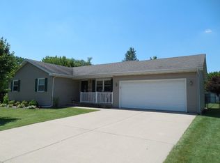 2105 Fox Chase Dr, Ottawa, IL 61350