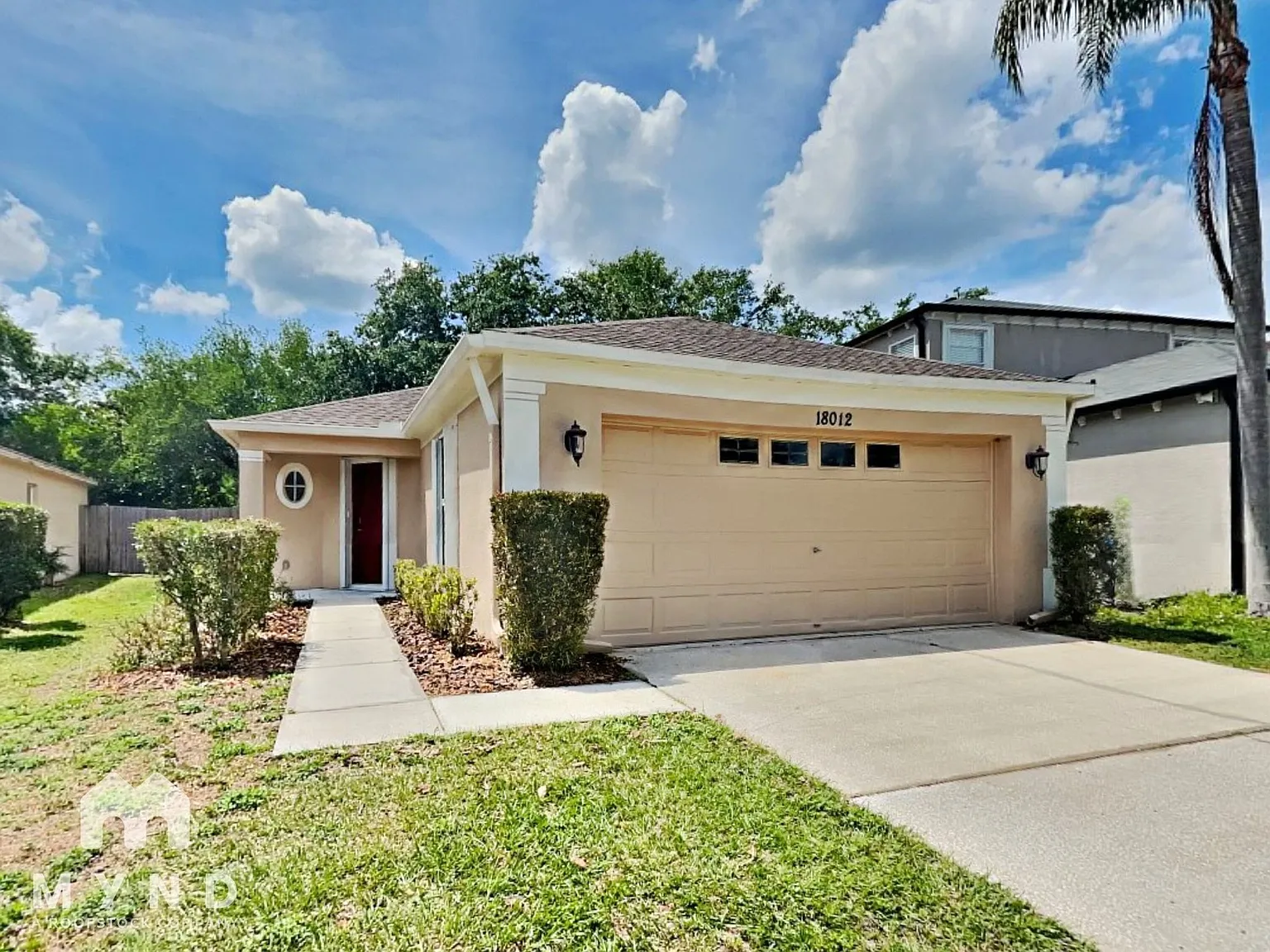 3 bed, 2.0 bath, 1301 sqft, $2,165 — Photo 2