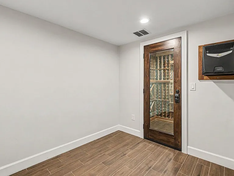 905 S Harrison St — Photo 13