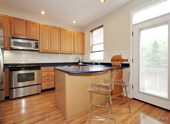 4th image of 2845 N Wolcott Ave Unit E