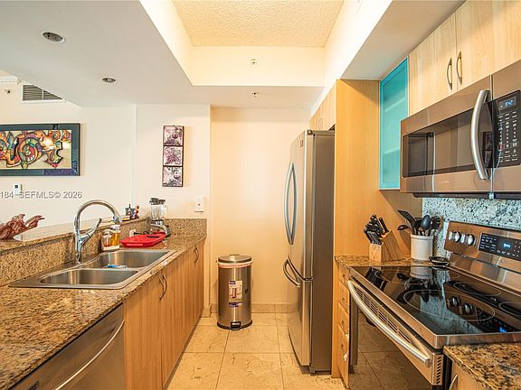 3rd image of 17555 Atlantic Blvd #Uph6