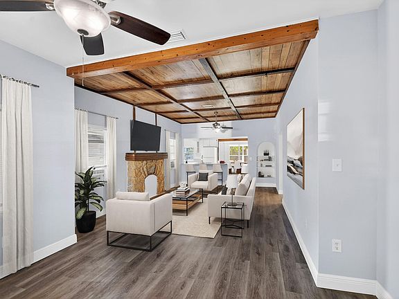 2nd image of 1006 S M Street