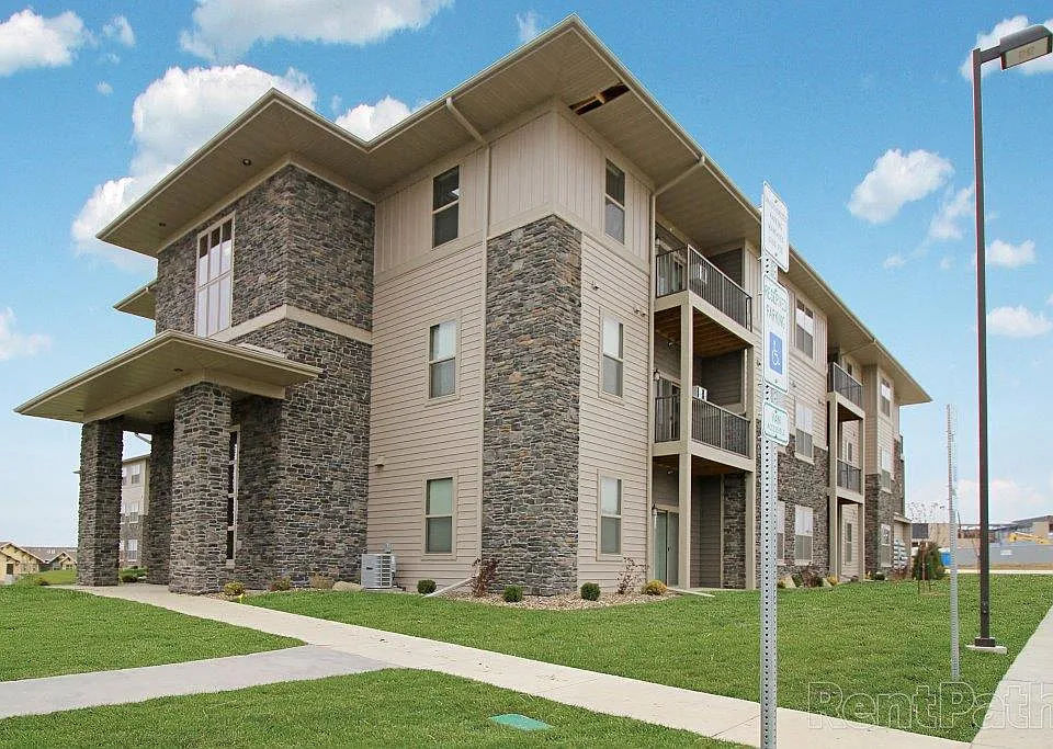 Building Photo 2
