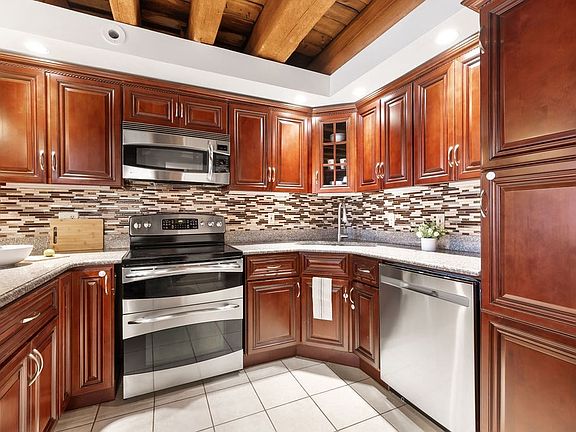4th image of 75 Fulton St APT 21