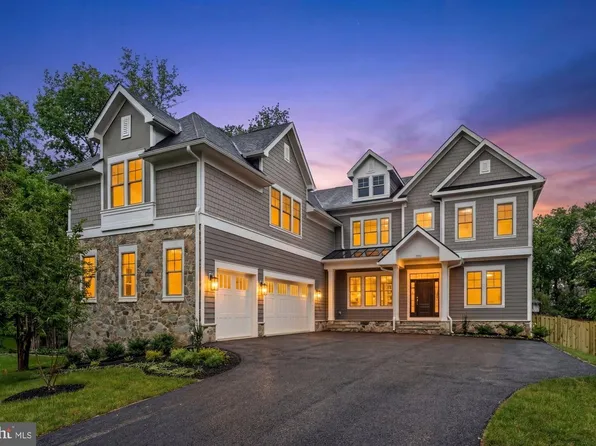 1711 Drewlaine Dr, Vienna, VA 22182