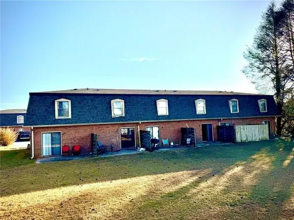 3925 Mountain View Rd #3, Oakwood, GA 30566