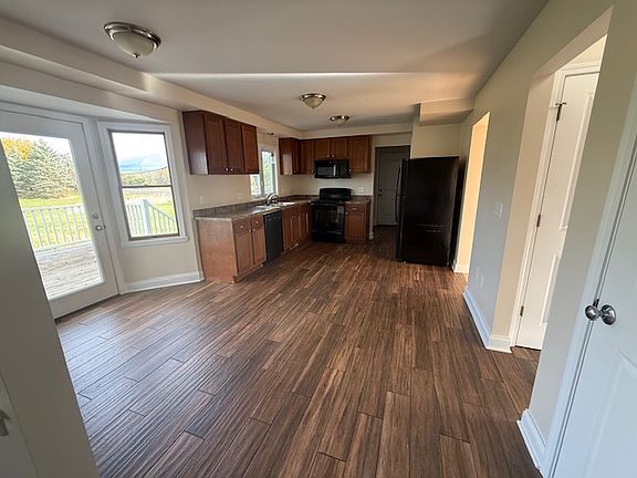 5th image of 4 Chesapeake Lndg