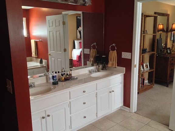 4th image of 135 Peyton Cir