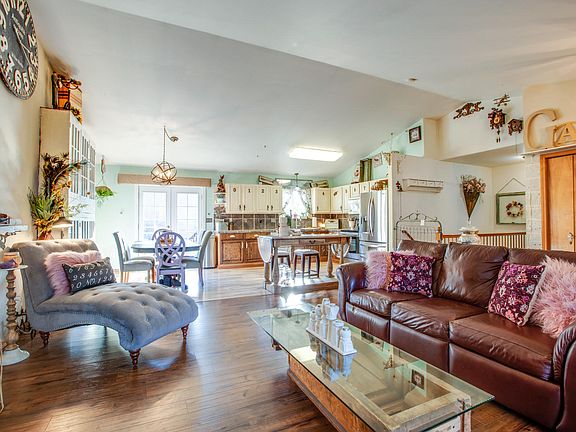 5th image of 501 W Aster Ct