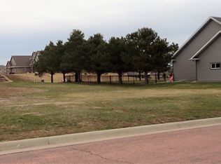 900 Hillcrest Grand Ave, Yankton, SD 57078