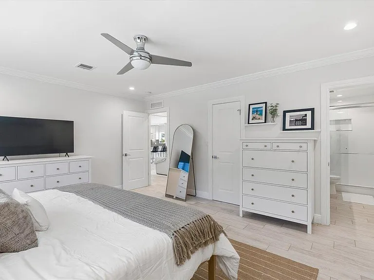 2210 NE 34th Ct — Photo 23