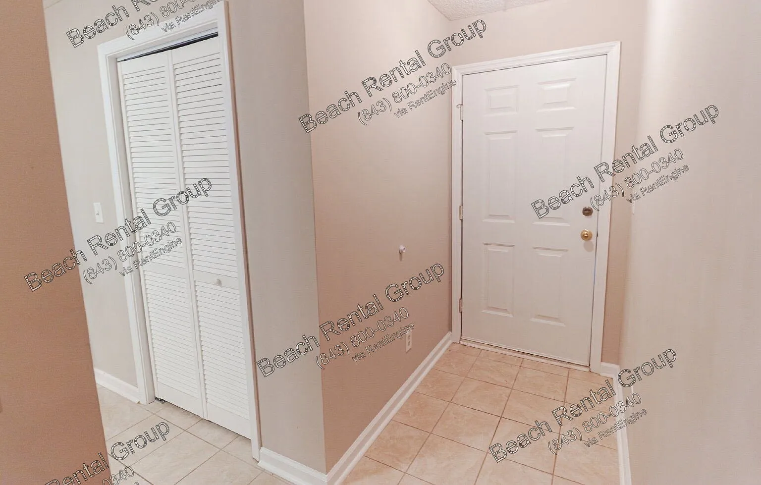 3 bed, 2.0 bath, 1700 sqft, $2,000 — Photo 3