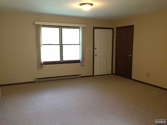3rd image of 14 Aster St