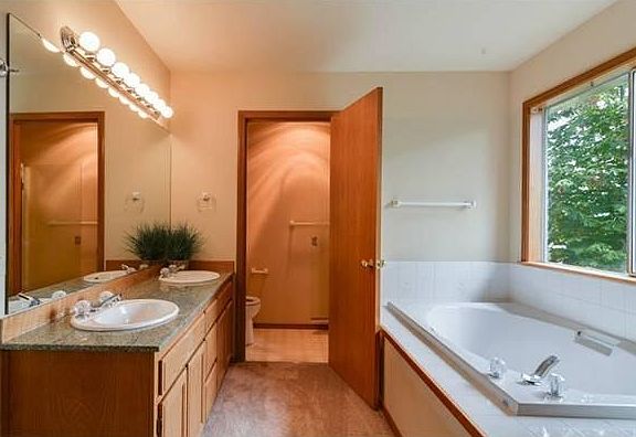 2nd image of 14035 NE 85th Ct