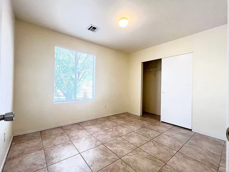 2137 Windhurst St — Photo 10