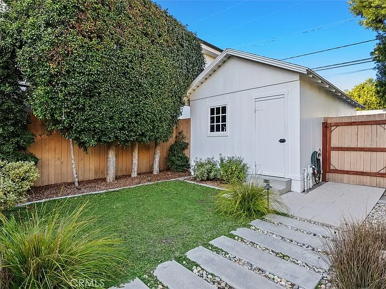 414 Cypress Dr — Photo 32