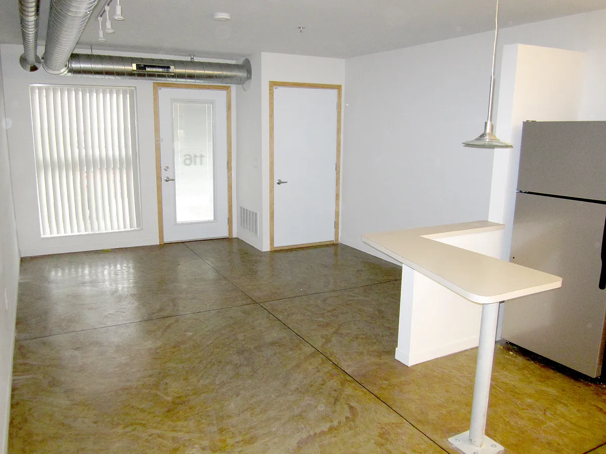 Building Photo - 1825 Parmenter Blvd #108