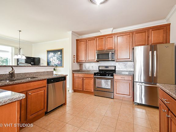 4th image of 34W655 Roosevelt Ave