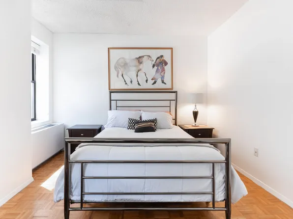 150 West 51st Street image 4 of 17