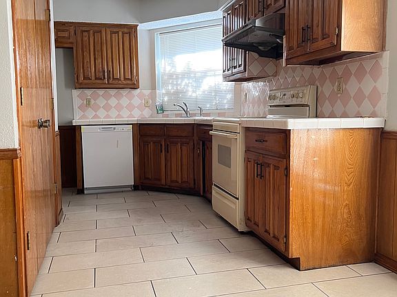 3rd image of 1125 Harvest Hill Cir