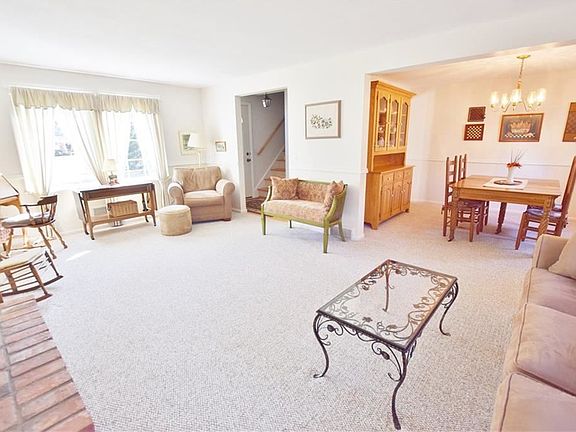 4th image of 42 Parkridge Dr