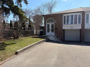 3519 Oakglade Cres, Mississauga, ON L5C1X4