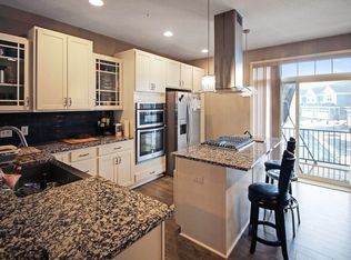 8183 Central Park Way N, Maple Grove, MN 55369