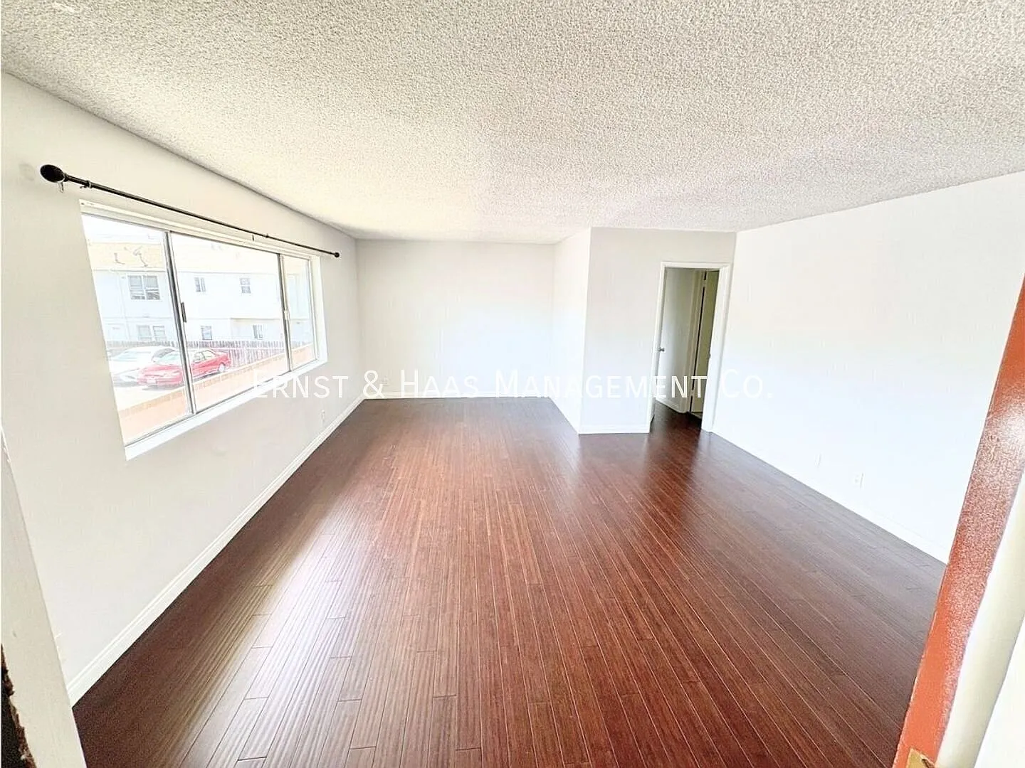 Freshly Painted 2-Bedroom, 2-Bathroom Home! — Photo 2