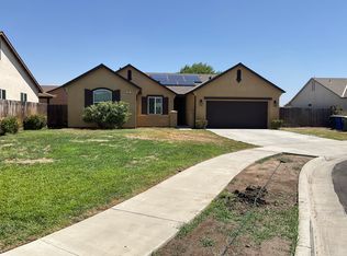 894 Himalaya Pl, Lemoore, CA 93245