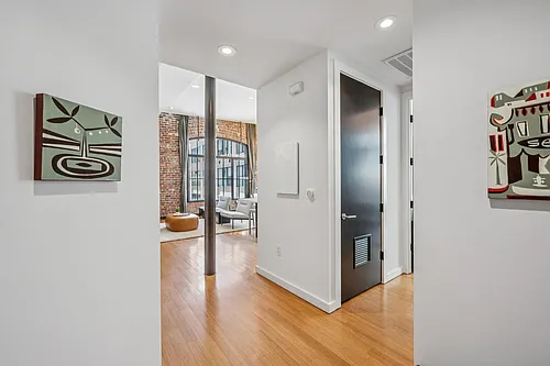 16 Jessie St #405 Photo 1
