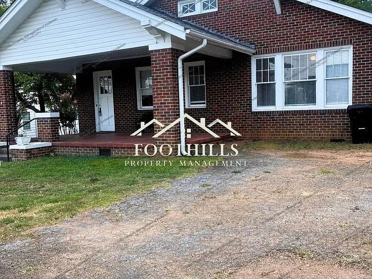 306 E Calhoun St — Photo 10