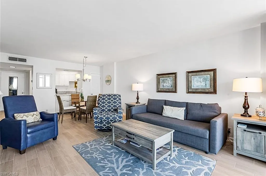 1 bed, 1.0 bath, 812 sqft, $5,000 — Photo 3