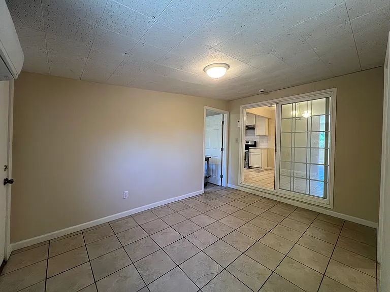 273 Staples Ave — Photo 17