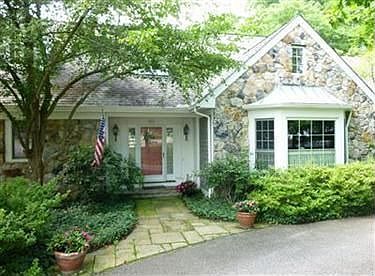 1st image of 90 Solether Ln