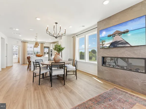 20066 Coral Wind Ter, Ashburn, VA 20147