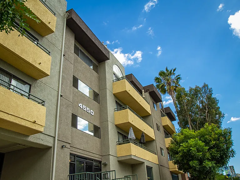 Laurel Canyon Place — Photo 17