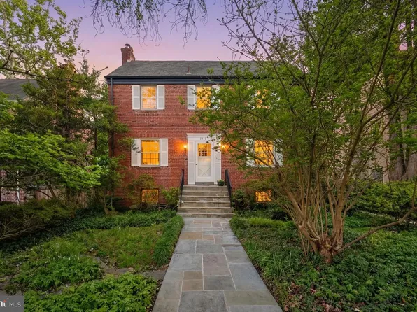 3732 Alton Pl NW, Washington, DC 20016