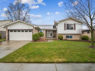 7088 Chadwick Dr, Canton, MI 48187