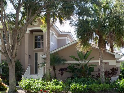 5040 Yacht Harbor Cir APT 201, Naples, FL, 34112