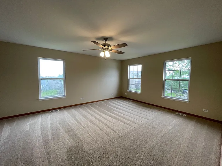 649 Linda Ct — Photo 17