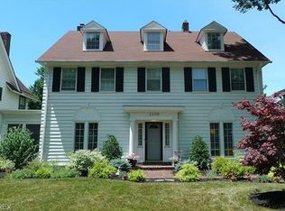 2200 N Saint James Pkwy, Cleveland Heights, OH
