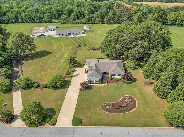 14 Andelusian Ct, Pelzer, SC 29669